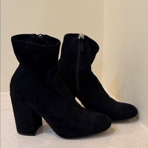 Elegant Steve Madden Black suede Ankle Boots